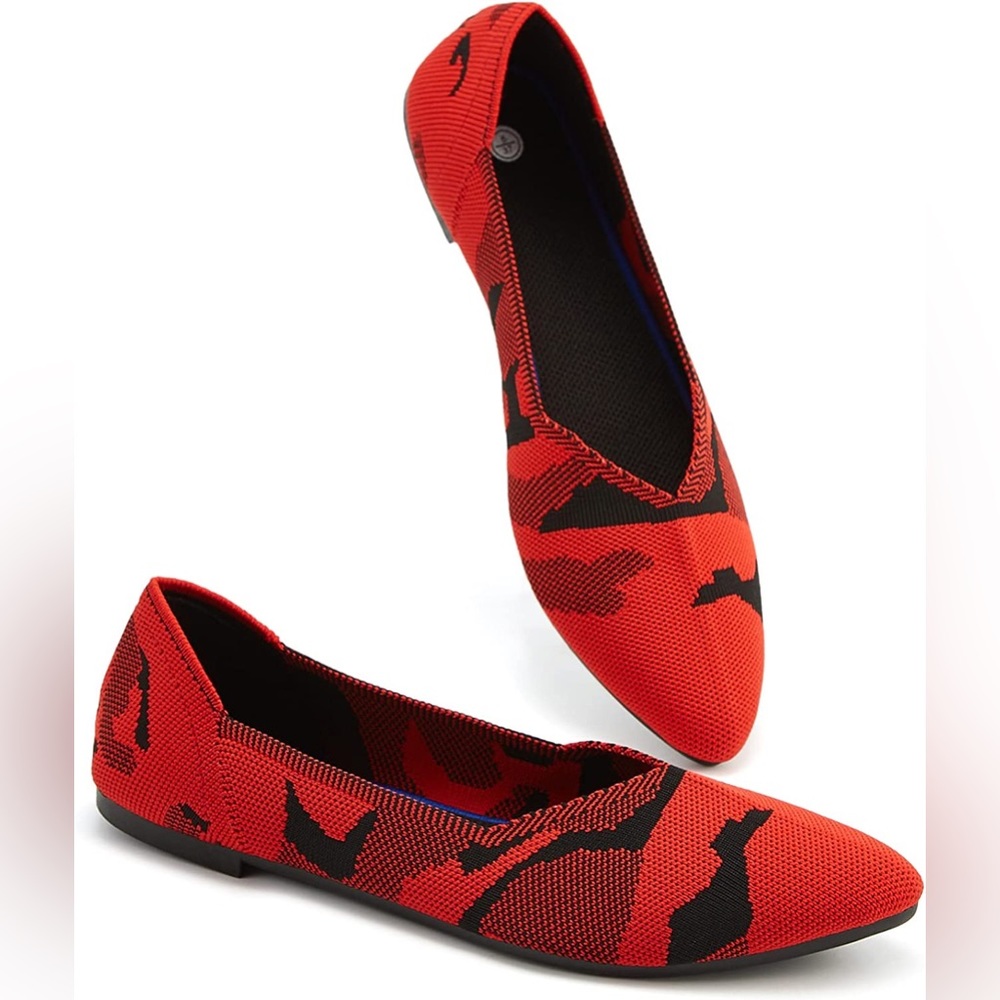 🆕Women’s Red Camo Multi Fabric Flat